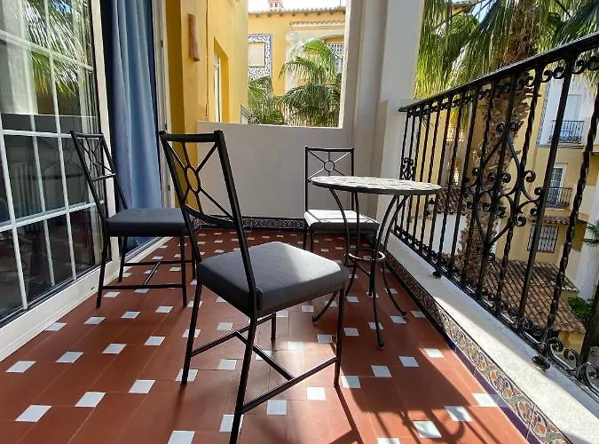 Tranquilo, Aldea Del Mar